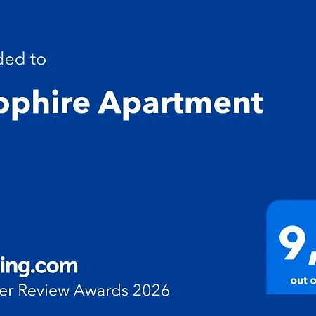 شقة Sapphire , Beachfront Family For 4 With Private Garden, 1-minute Walk To The